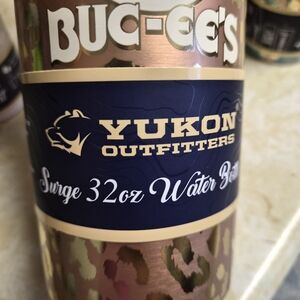 Yukon Outfitters Surge 32oz Water Bottle - Gold and Brown